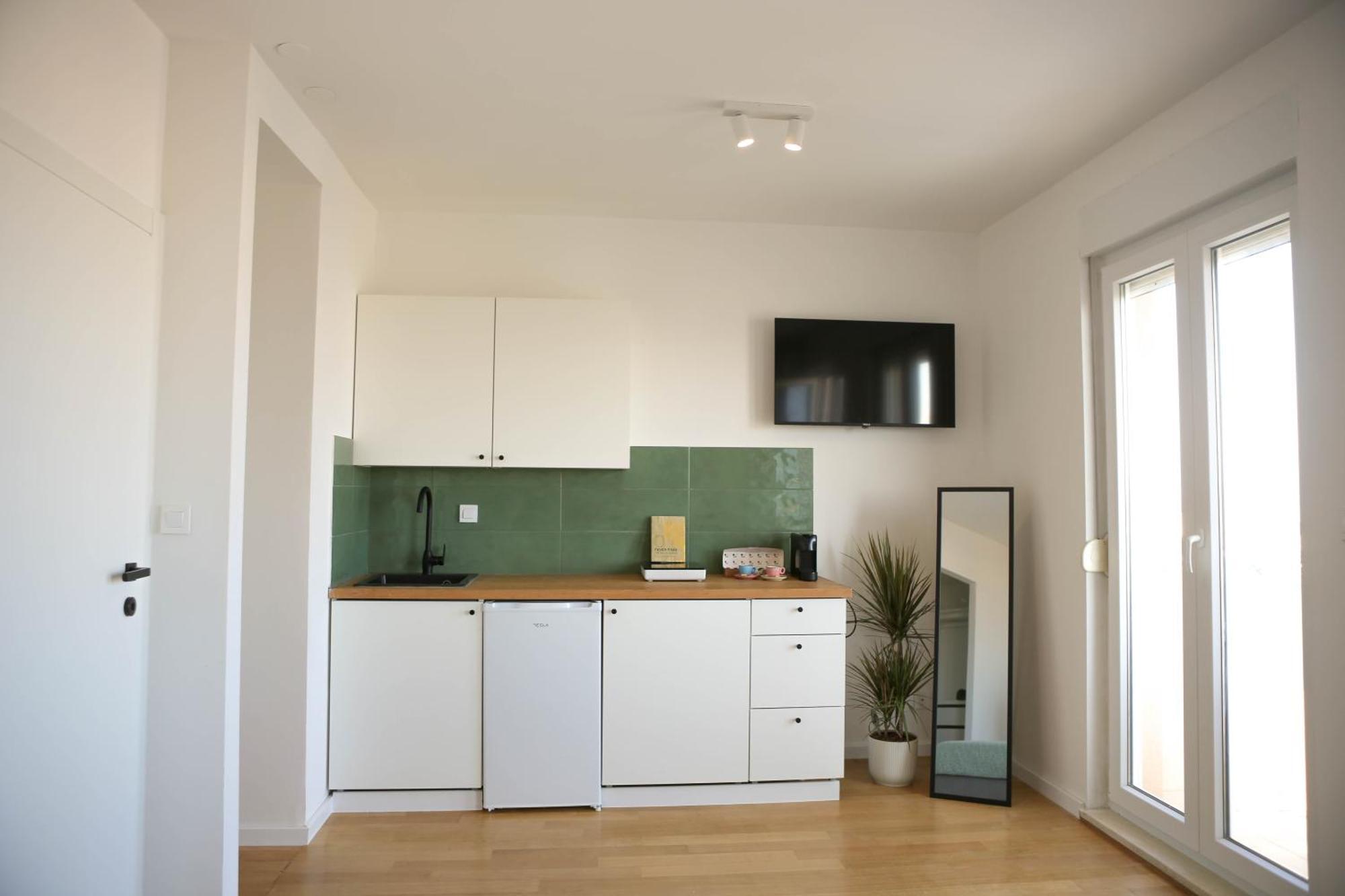 Kiki'S Sea View Studio Split Habitación foto